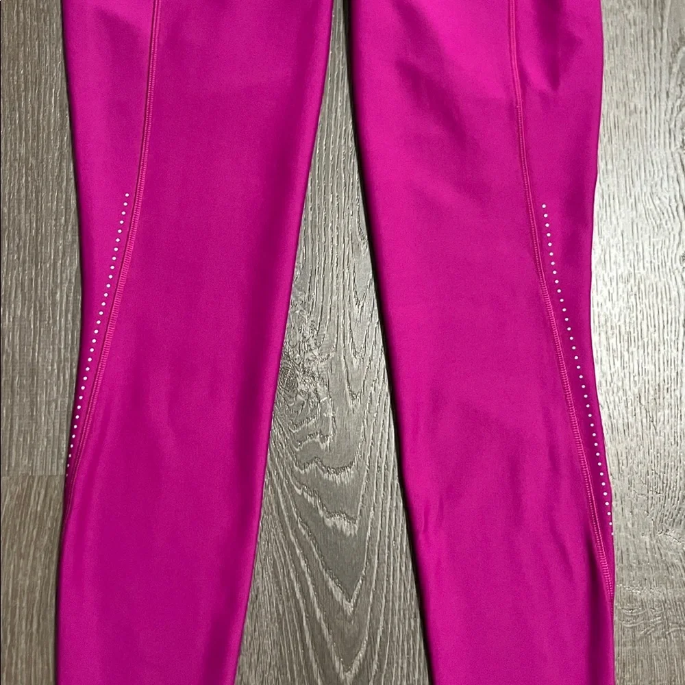 Lululemon Chase the Chill Super High-Rise Tight 28